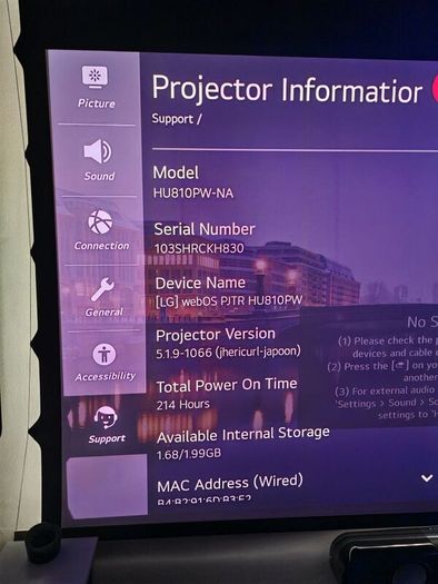 LG HU810pW UHD projector