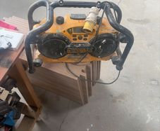 dewalt 110V radio