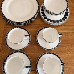 Aynsley Fine Bone China "Mozart" 20-Piece Dinner & Tea Set