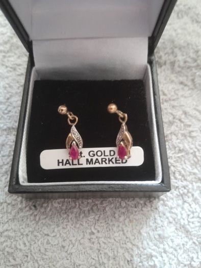 ladies 9ct gold earrings