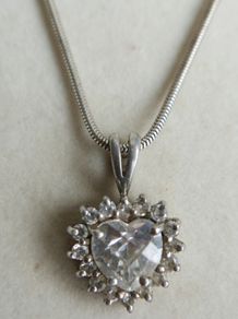 Vintage 925 Sterling Silver Heart Shaped Cut Center Stone Stunning Love Themed Pendant Necklace length 16" - 9,5g