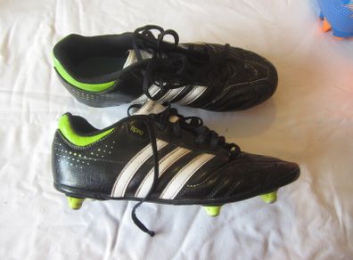 ADIDAS   Soccer boots   size 5