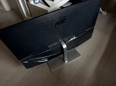 AOC 32 Inch Monitor 1440p + 75Hz Q3279VWFD8