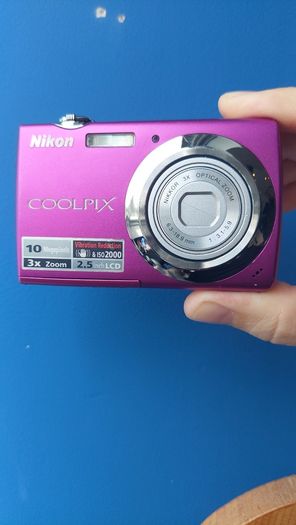 Nikon Coolpix S220 Y2K Retro Digital Camera