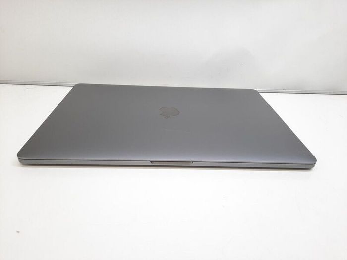 2019 Apple MacBook Pro 16" A2141 i7-9750H 2.60GHz, 16GB RAM, 500GB SSD, Touch-Bar Laptop