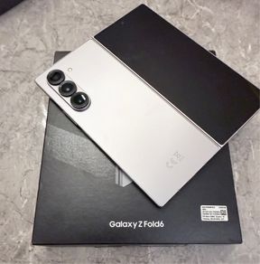 samsung galaxy fold z6 silver color 256gb 12gb ram very fast phone