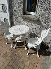 Bistro Table & 4 Chairs