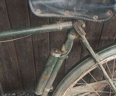 Antique Raleigh Roadster Bicycle  all originals for restoration project all works just needs tyres great original piece for the collection solid bike gears all work too