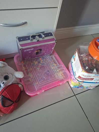 toys