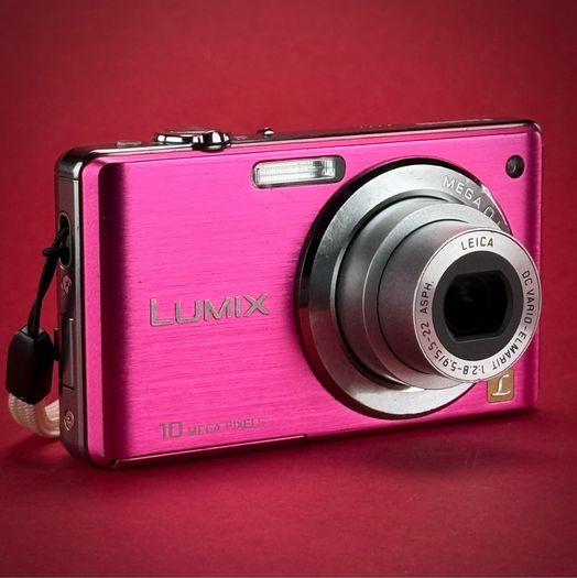 Panasonic Lumix DMC-FS7 point-and-shoot digital camera