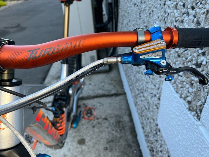 Pivot Firebird 2024