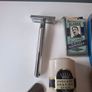 A Job Lot Of Vintage Shaving Razors & Blades + Brush Cut Throat Razor Image 4