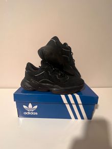 Boys/Girls Adidas Ozweego Shoes Size: 2.5 UK