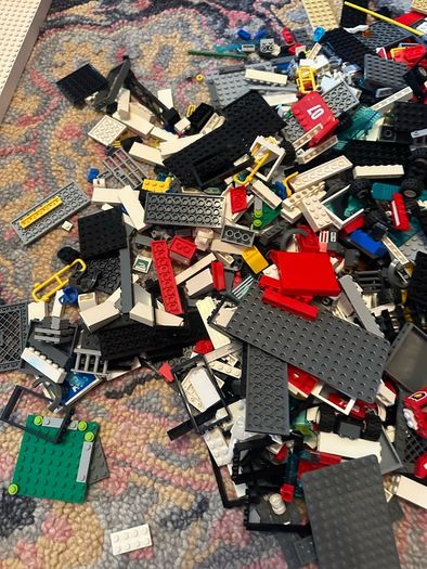 Lego bundle 2.7kg plus retired baseboards