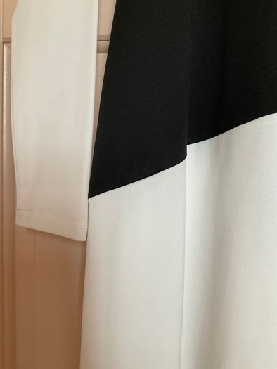 Stunning elegant like new black and white statement occasion dress 10 12