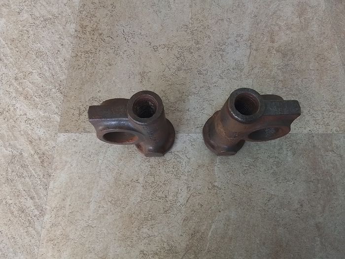 Morris Minor Upper Trunnions.