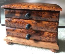 Thuja wood jewellery box