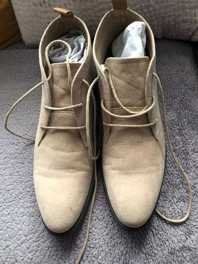 Mens boots size 8 worn once only reduced