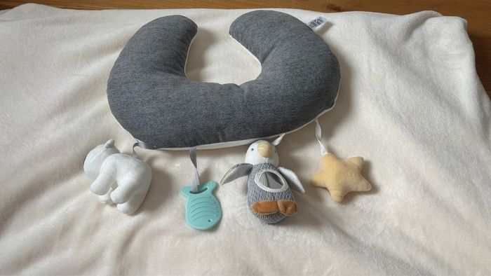 Nuby tummy time baby pillow