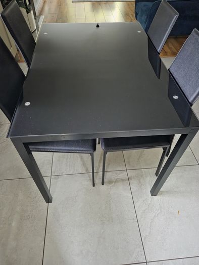 dining table & chairs