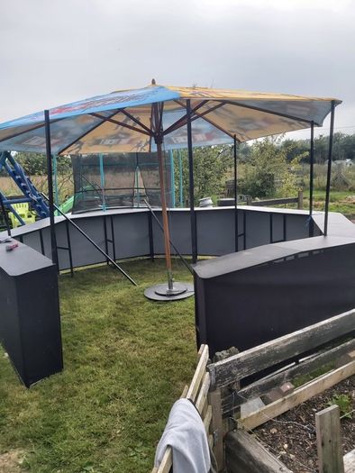 outdoor bar/food area