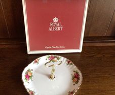Royal Albert Country Roses China Carry Handle Cakes Sandwiches Serving Stand Boxed