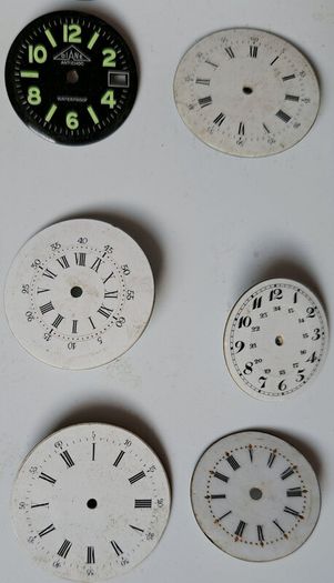 Selection of 32 Vintage Wrist & Fob Watch Dials
