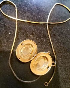 locket pendant and chain