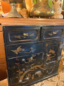 Large Lacquered Chinese Jewellery box