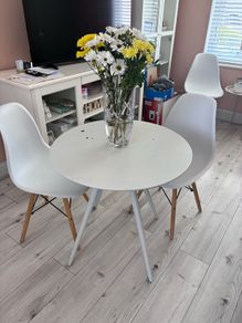 Dinning Table and four chairs