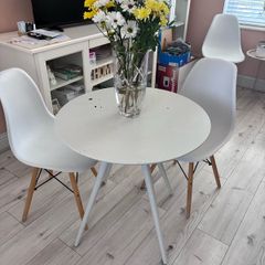 Dinning Table and four chairs