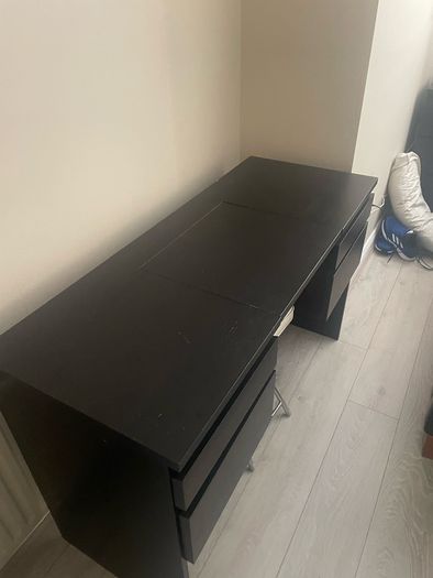 Make up desk