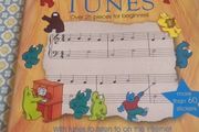 Very Easy Piano Tunes (Usborne) (Paperback)