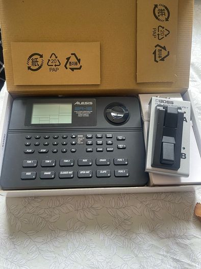Alesis SR - 16 & FS-7 foot switch