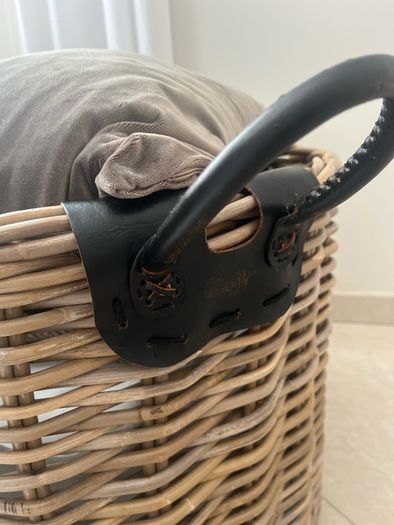 Kubu rattan basket with leather handles