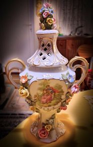 Two Beautiful Vases With Lids.