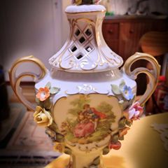Two Beautiful Vases With Lids.