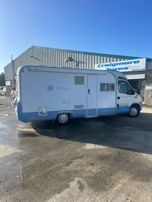 NI 2005 Renault Brstner Delfin Rear-Fixed-Bed