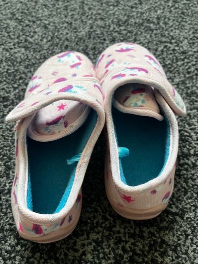 slippers