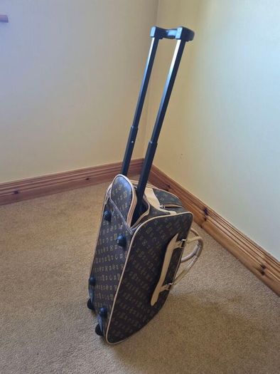 Trolly Weekend Bag With Extendable Handle