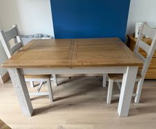 extendable dining table & 4 chairs