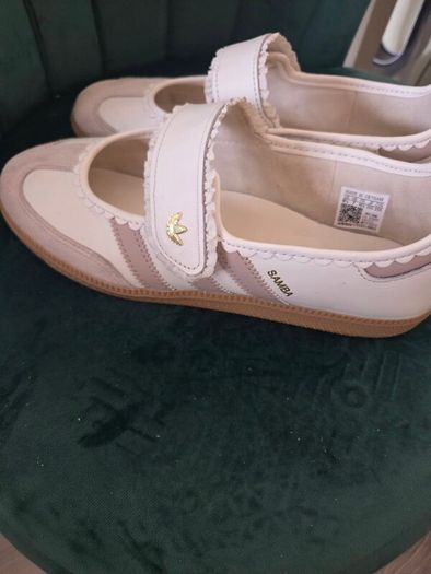 womens trainers