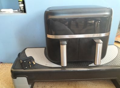 Nedis Dual Zone Air Fryer 7.6L  Very Good Condition