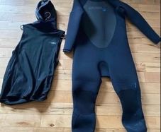 Brand new mens O Neil's wetsuit and thermo hood
