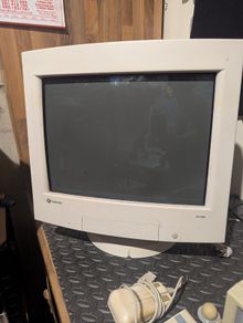 Gateway EV700 17inch CRT Monitor