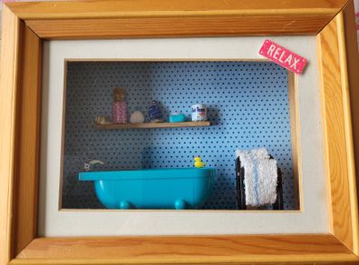 Small 3D framed miniatur picture / diorama bathroom / kitchen