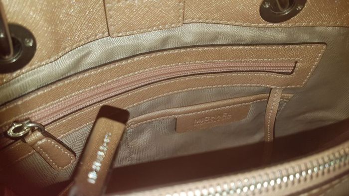Gorgeous metallic light pink authentic Michael Kors leather cynthia satchel and jet set travel coin case both in colour "ballet"