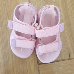 Girls pink sandals