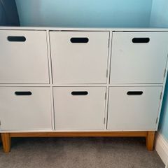 Storage cabinet