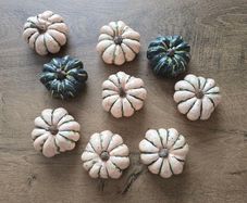 9 Decorative pumpkins - Halloween